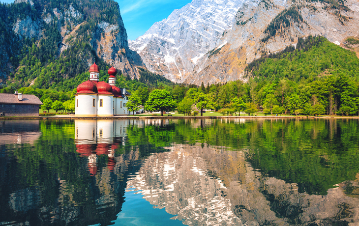 Kirche St. Bartholomä im Königssee in Bayern